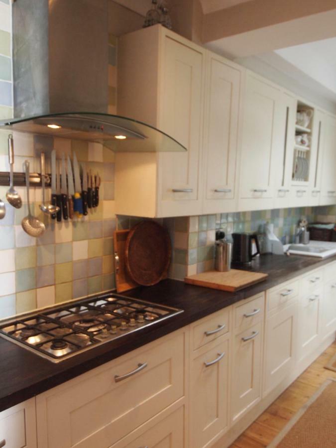 Friendly Home In South London Raynes Park Exterior foto